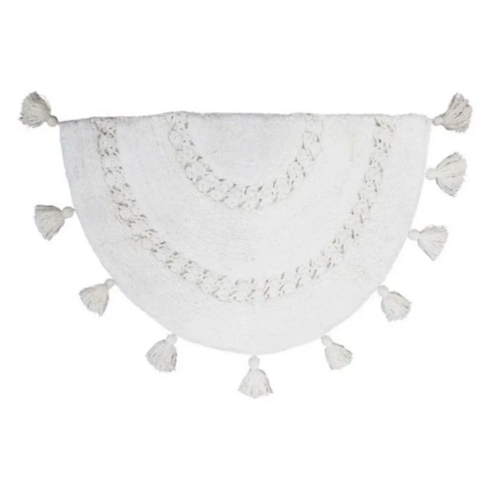 NWT Wild Sage Semicircle Crochet Bath Rug in White with Tassels